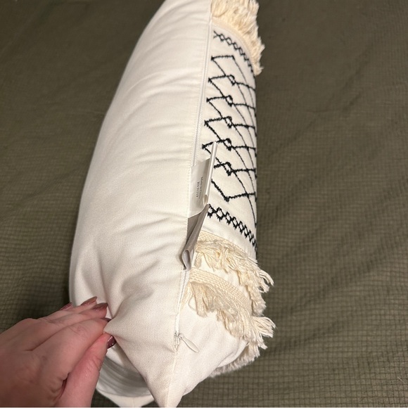 INK + IVY Boho Bea Embroidered Cotton Oblong 12X20 Pillow with Tassels - Picture 3 of 4